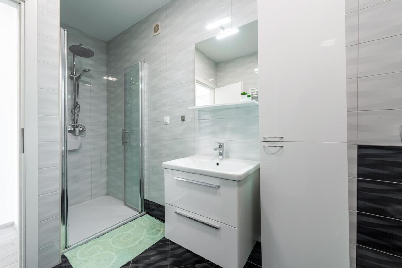 Village Apartments Mimi Pridvorje Ngoại thất bức ảnh