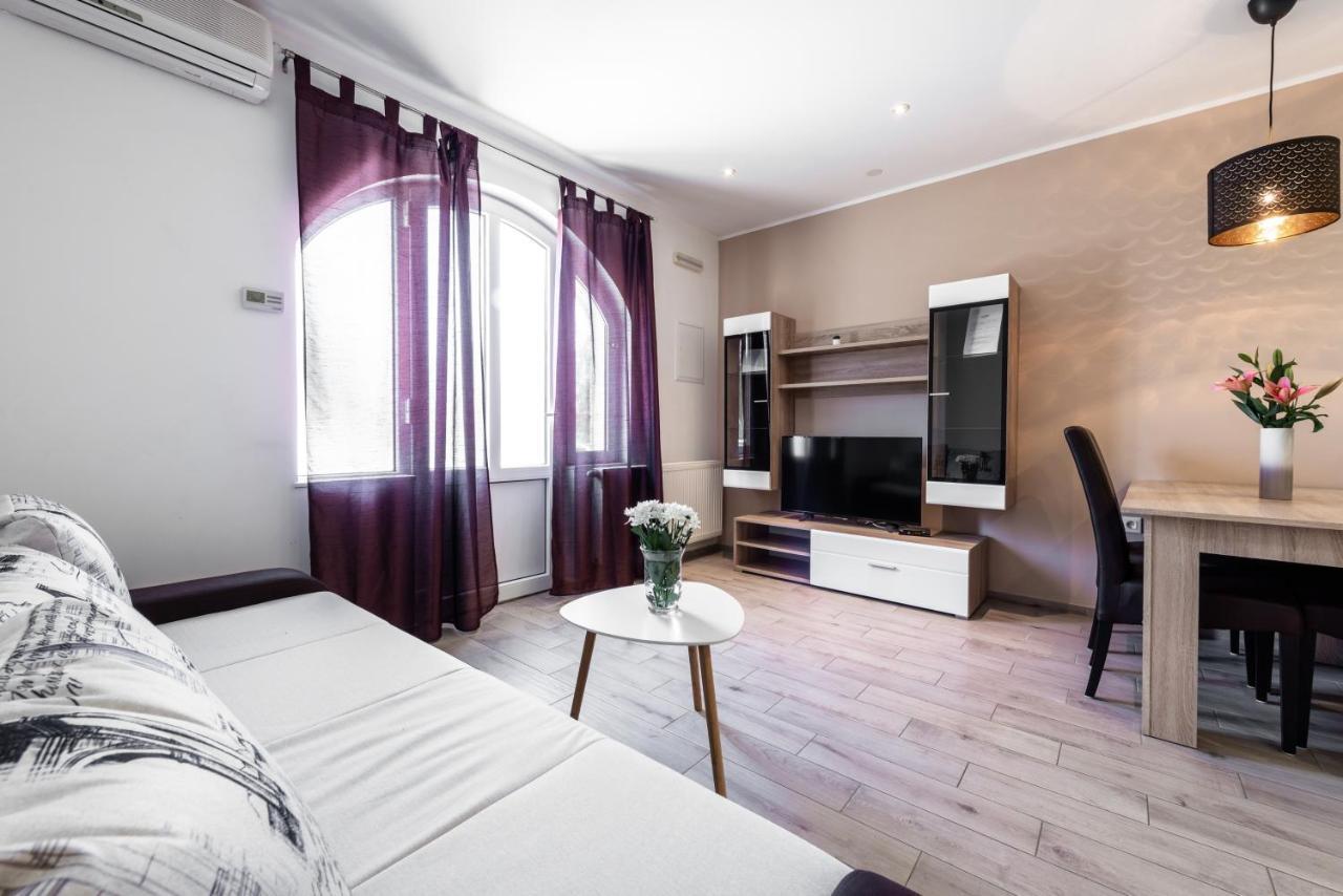 Village Apartments Mimi Pridvorje Ngoại thất bức ảnh