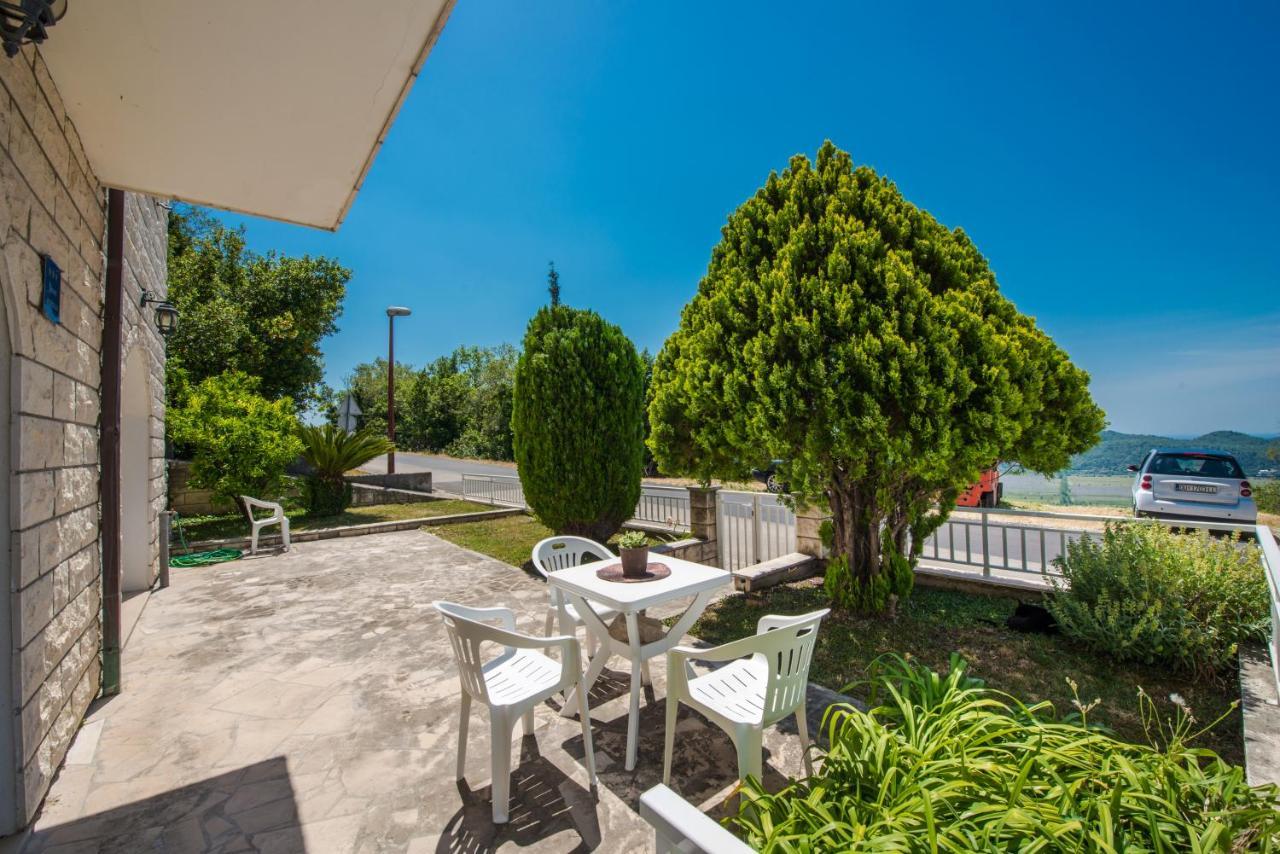 Village Apartments Mimi Pridvorje Ngoại thất bức ảnh