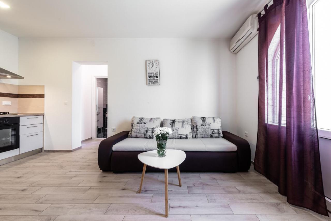 Village Apartments Mimi Pridvorje Ngoại thất bức ảnh